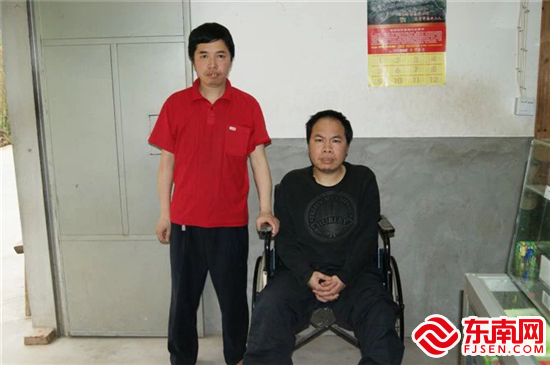 陳占銀（右）與弟弟陳占祖相依為命。.png