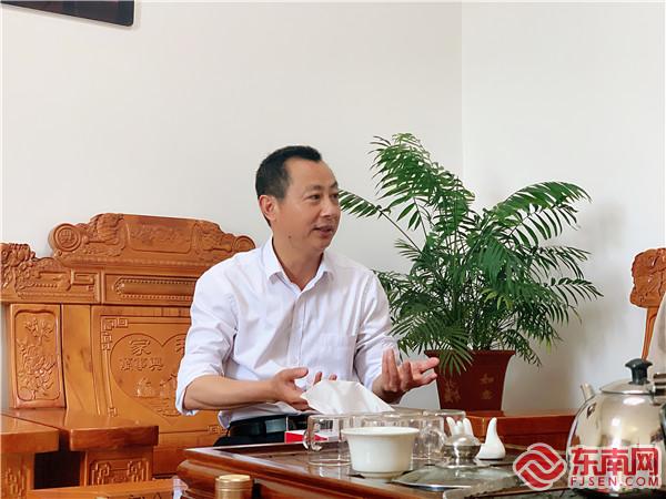 3：張林順接受記者采訪（蕭祖玲攝）.jpg