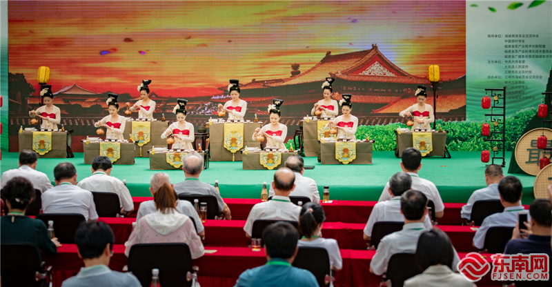 茶藝表演《唐·韻》(陳廣程 攝）.png