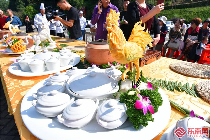 黃精淮山燉雞.jpg