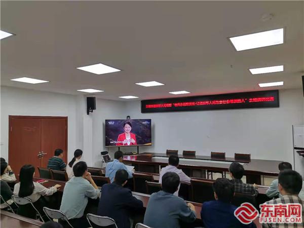三明市退役軍人事務局組織全體干部職工收看節目，拍攝：羅盛鈺.jpg