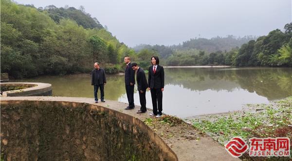 福建清流法院聯合縣檢察院、河長辦、開展聯合巡河活動1.jpg