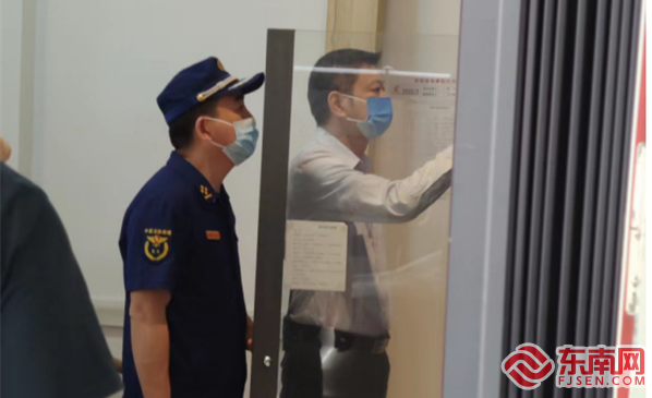 檢查消防聯動控制柜 葉喆晶攝.png