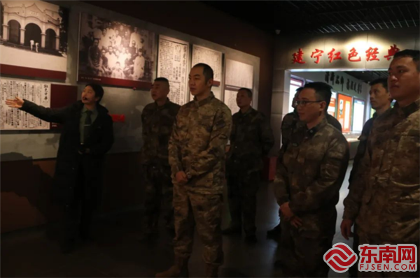 參觀建寧縣中央蘇區(qū)反“圍剿”紀(jì)念園（建寧縣人武部供圖）.png