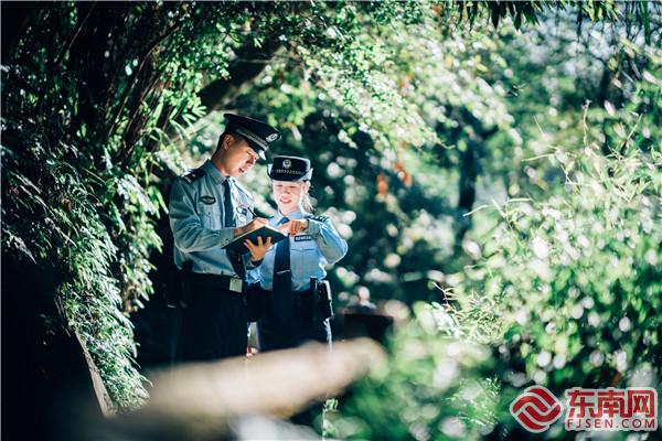 三明市公安局森林警察支隊民警巡山護林（圖攝尤盛堯）.jpg