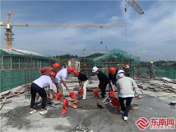 三明市寧化光榮院項目主體結(jié)構(gòu)順利封頂，拍攝者：楊琴.jpg