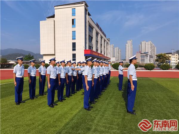 集訓(xùn)隊組織隊容風(fēng)紀(jì)檢查.jpg