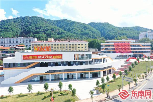 歐起航進口商品中心 雷玉平 攝.jpg