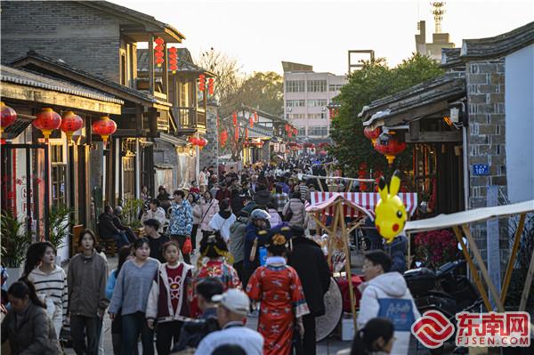 東門古街人氣旺.jpg