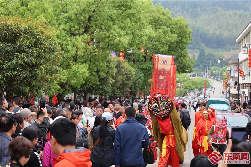 非遺項目巡游及三公主巡安表演（鄒雯）.jpg