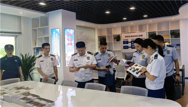 文字說明：參觀瑞金市消防救援大隊榮譽室 攝影者：上官培堅.jpg