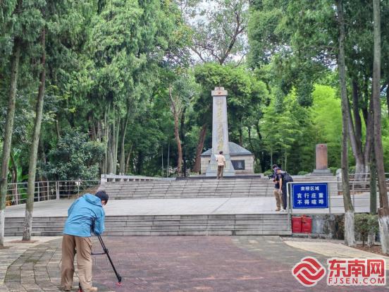 《鷹廈鐵路》紀錄片攝制組取景拍攝現場（拍攝：李燕）.jpg
