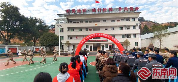 部隊(duì)官兵的擒敵拳表演1（攝影：陳蔚鋒）.jpg